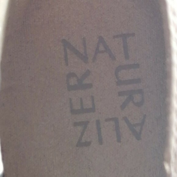 Naturalizer Womens Zarie Block Heel Ankle Bootie  7M - Picture 9 of 10